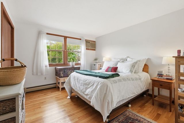 73 N Maple St, Hadley, MA 01035