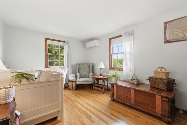 73 N Maple St, Hadley, MA 01035