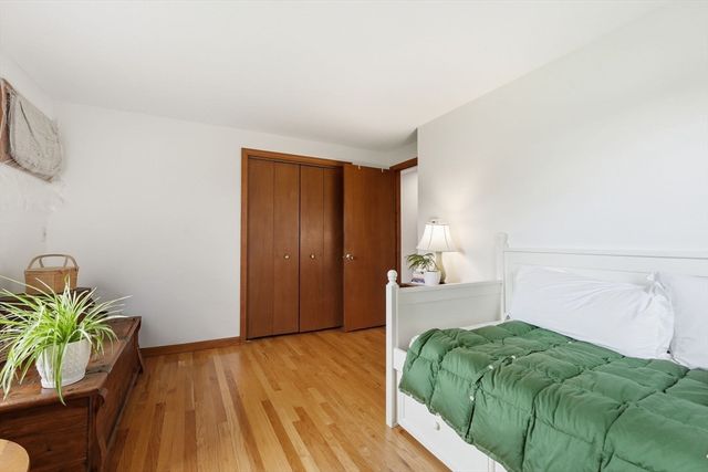 73 N Maple St, Hadley, MA 01035