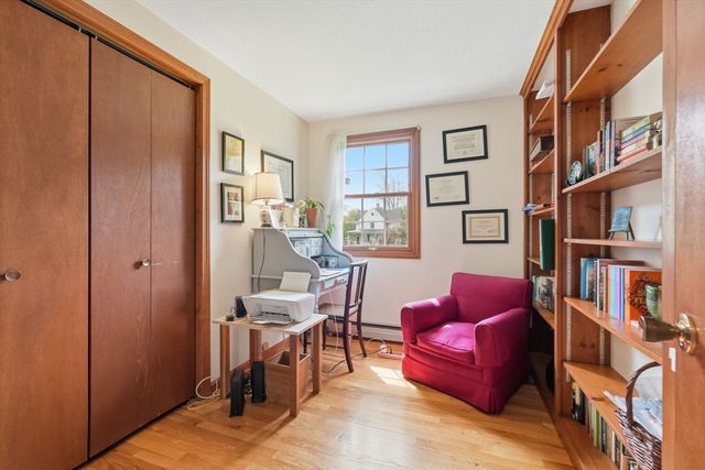 73 N Maple St, Hadley, MA 01035