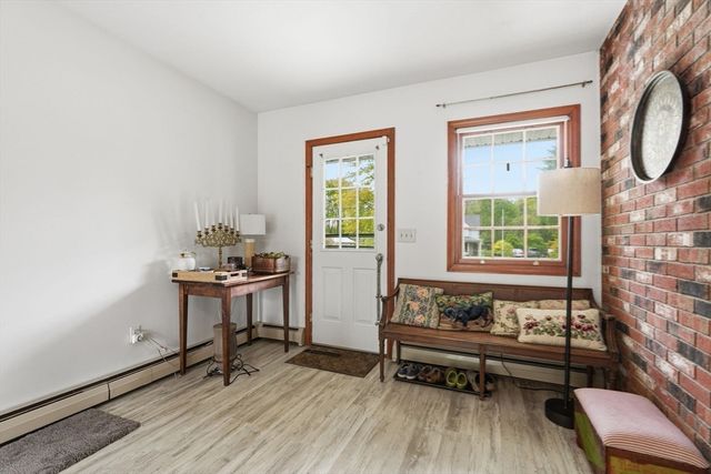 73 N Maple St, Hadley, MA 01035