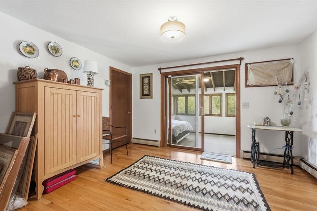 73 N Maple St, Hadley, MA 01035