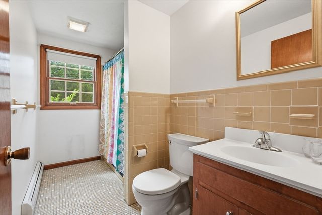 73 N Maple St, Hadley, MA 01035