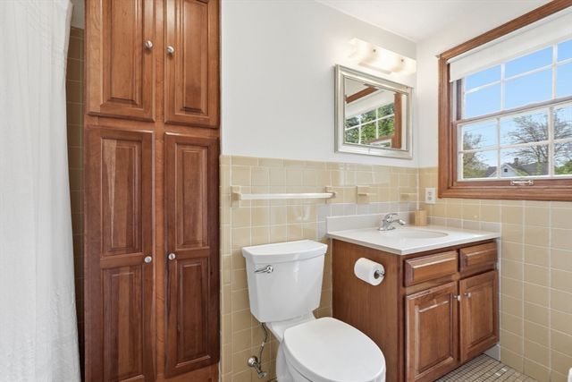 73 N Maple St, Hadley, MA 01035