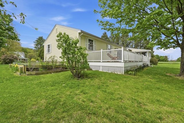 73 N Maple St, Hadley, MA 01035
