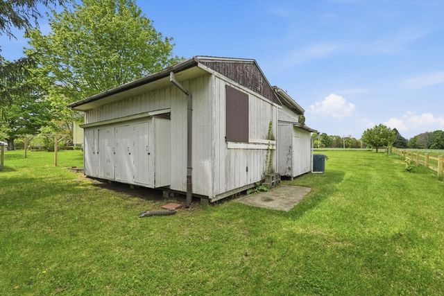73 N Maple St, Hadley, MA 01035