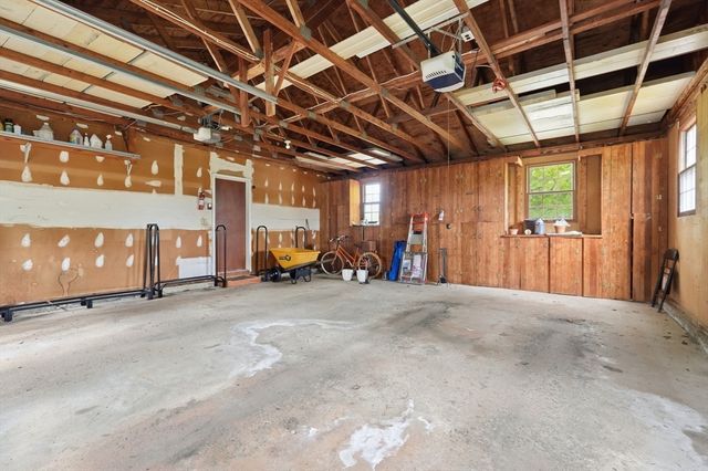 73 N Maple St, Hadley, MA 01035