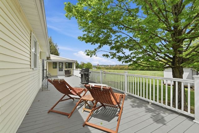 73 N Maple St, Hadley, MA 01035