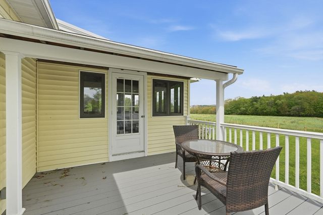 73 N Maple St, Hadley, MA 01035