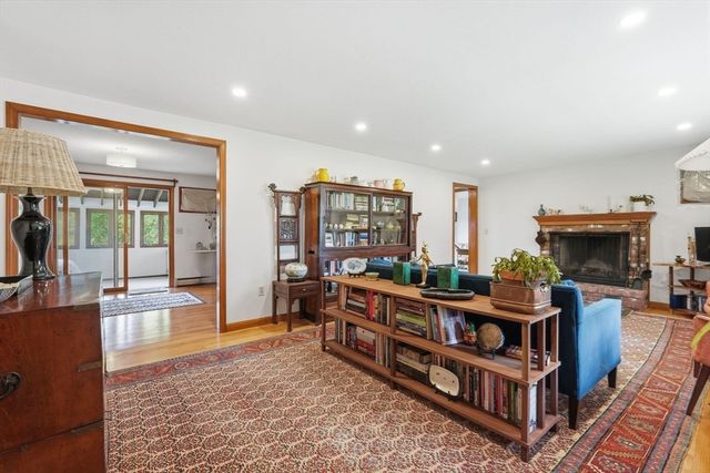 73 N Maple St, Hadley, MA 01035