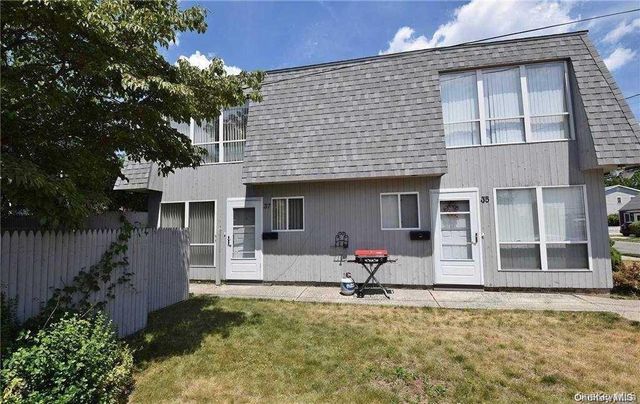35 Linwood Road S, Port Washington, NY 11050
