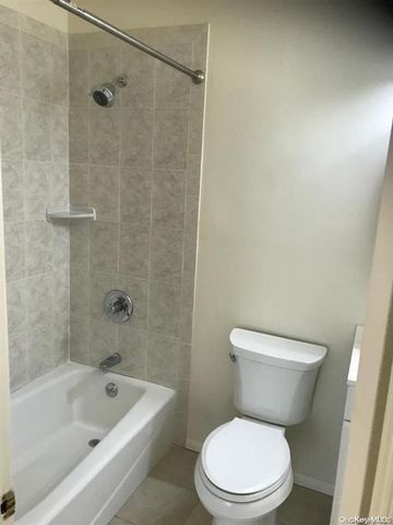 35 Linwood Road S, Port Washington, NY 11050