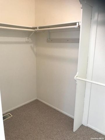 35 Linwood Road S, Port Washington, NY 11050