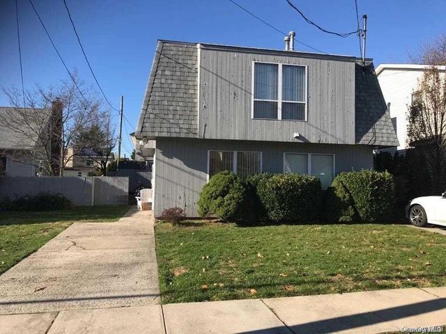 35 Linwood Road S, Port Washington, NY 11050