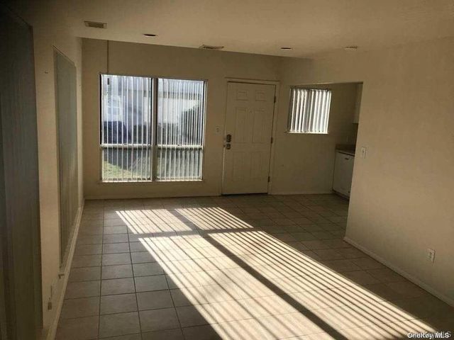 35 Linwood Road S, Port Washington, NY 11050