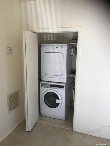 35 Linwood Road S, Port Washington, NY 11050