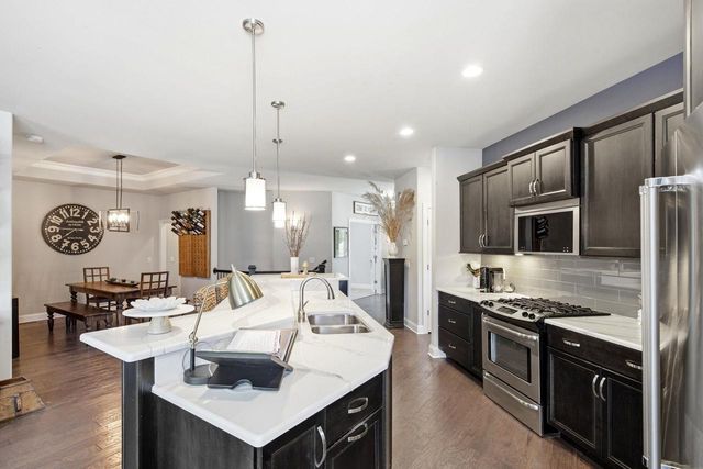 905 Castle Stone Pass, Verona, WI 53593