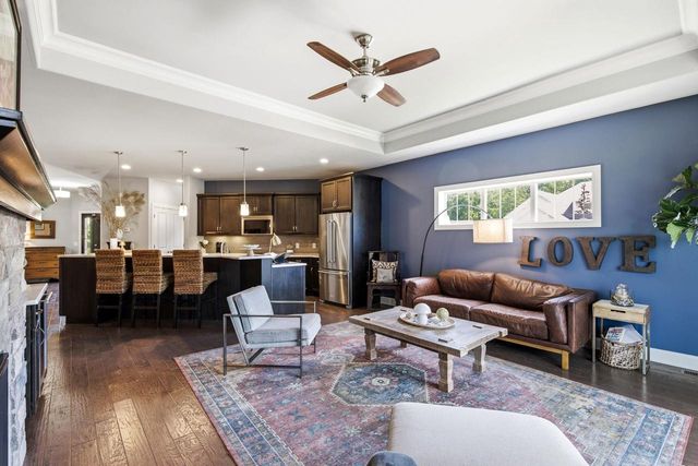 905 Castle Stone Pass, Verona, WI 53593