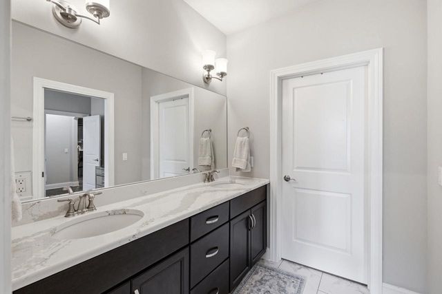 905 Castle Stone Pass, Verona, WI 53593