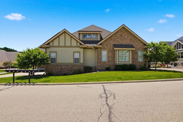 905 Castle Stone Pass, Verona, WI 53593
