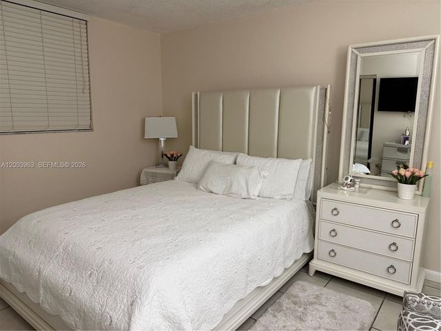 5033 NW 7th St 312, Miami, FL 33126