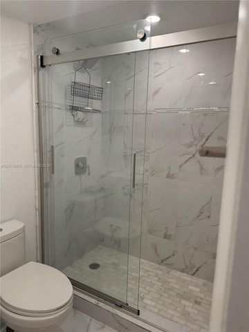 5033 NW 7th St 312, Miami, FL 33126