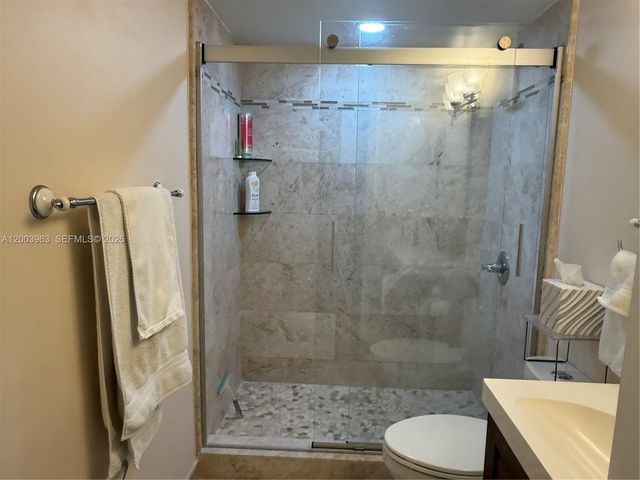 5033 NW 7th St 312, Miami, FL 33126