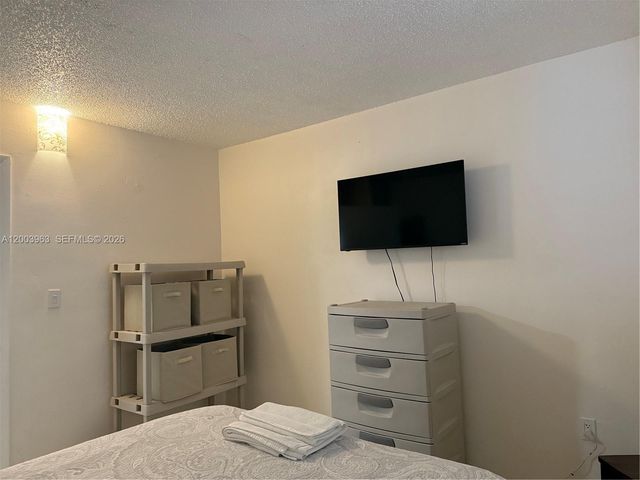 5033 NW 7th St 312, Miami, FL 33126