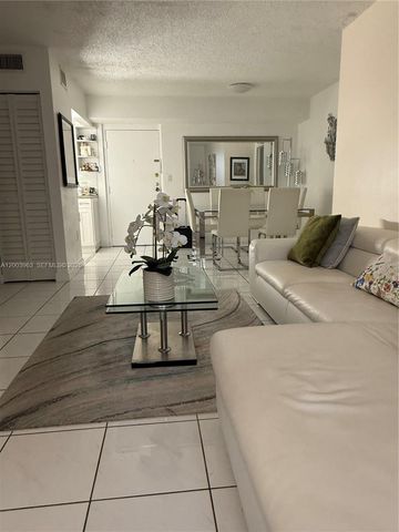 5033 NW 7th St 312, Miami, FL 33126