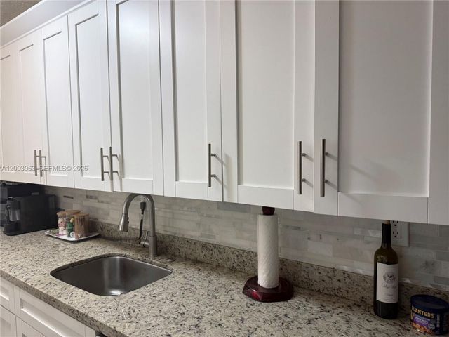 5033 NW 7th St 312, Miami, FL 33126