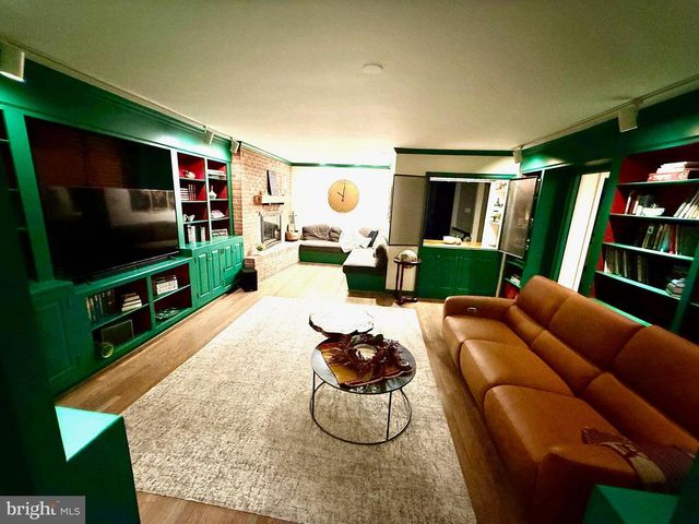 117 S 8TH ST, Mount Wolf, PA 17347