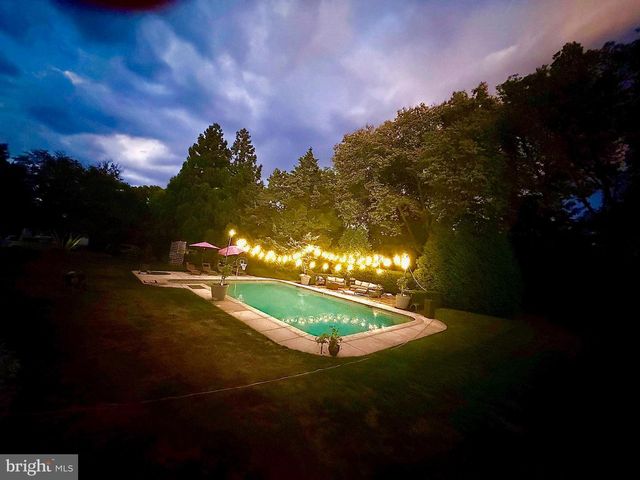 117 S 8TH ST, Mount Wolf, PA 17347