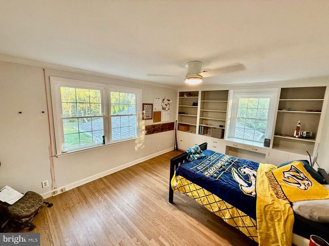 117 S 8TH ST, Mount Wolf, PA 17347