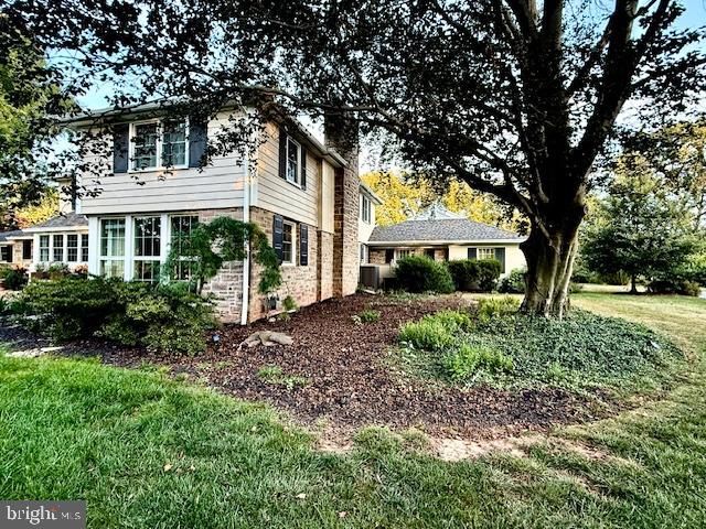 117 S 8TH ST, Mount Wolf, PA 17347