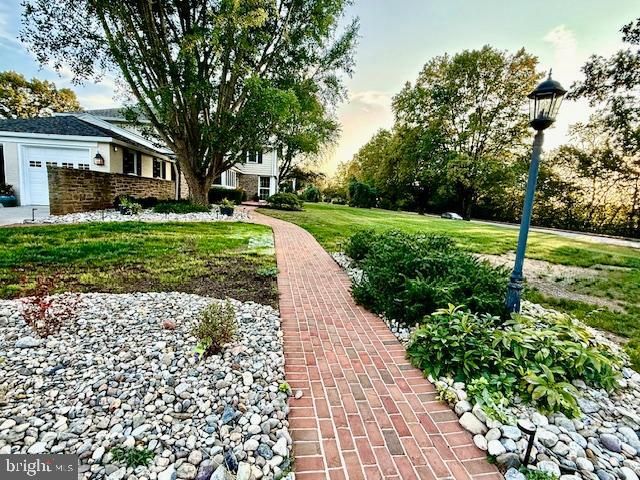 117 S 8TH ST, Mount Wolf, PA 17347