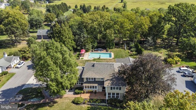 117 S 8TH ST, Mount Wolf, PA 17347