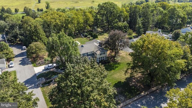 117 S 8TH ST, Mount Wolf, PA 17347