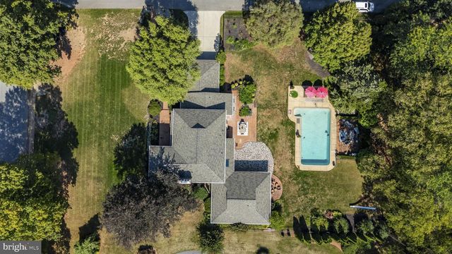 117 S 8TH ST, Mount Wolf, PA 17347