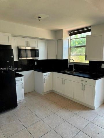 6166 SW 68th St 23, South Miami, FL 33143