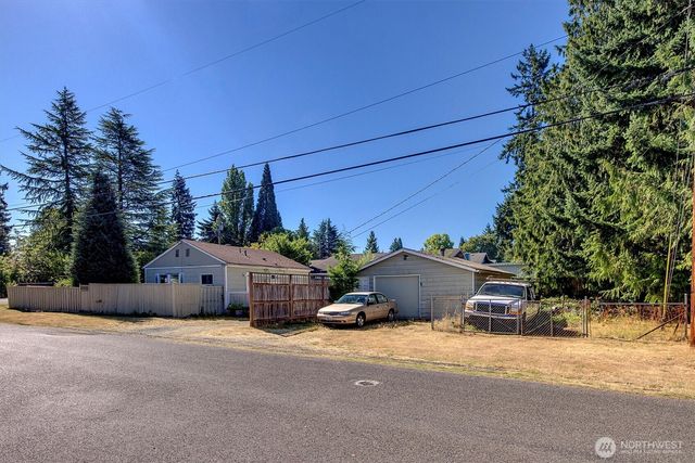 13757 39th Avenue NE, Seattle, WA 98125