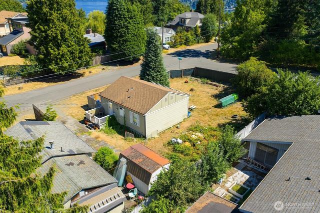 13757 39th Avenue NE, Seattle, WA 98125