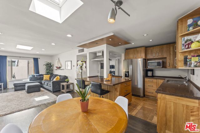 970 Palm Avenue 209, West Hollywood, CA 90069