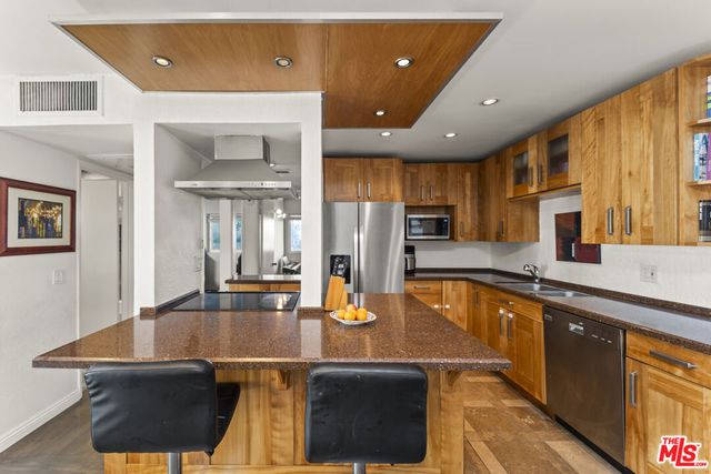 970 Palm Avenue 209, West Hollywood, CA 90069