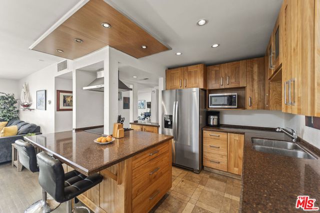 970 Palm Avenue 209, West Hollywood, CA 90069