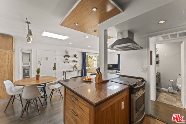 970 Palm Avenue 209, West Hollywood, CA 90069