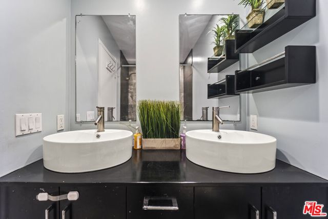 970 Palm Avenue 209, West Hollywood, CA 90069