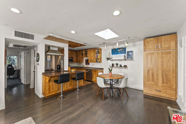 970 Palm Avenue 209, West Hollywood, CA 90069