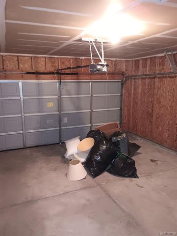 6379 Sheppard Drive 90, Westland, MI 48185