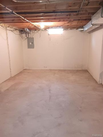 6379 Sheppard Drive 90, Westland, MI 48185