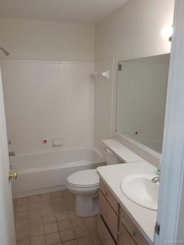 6379 Sheppard Drive 90, Westland, MI 48185